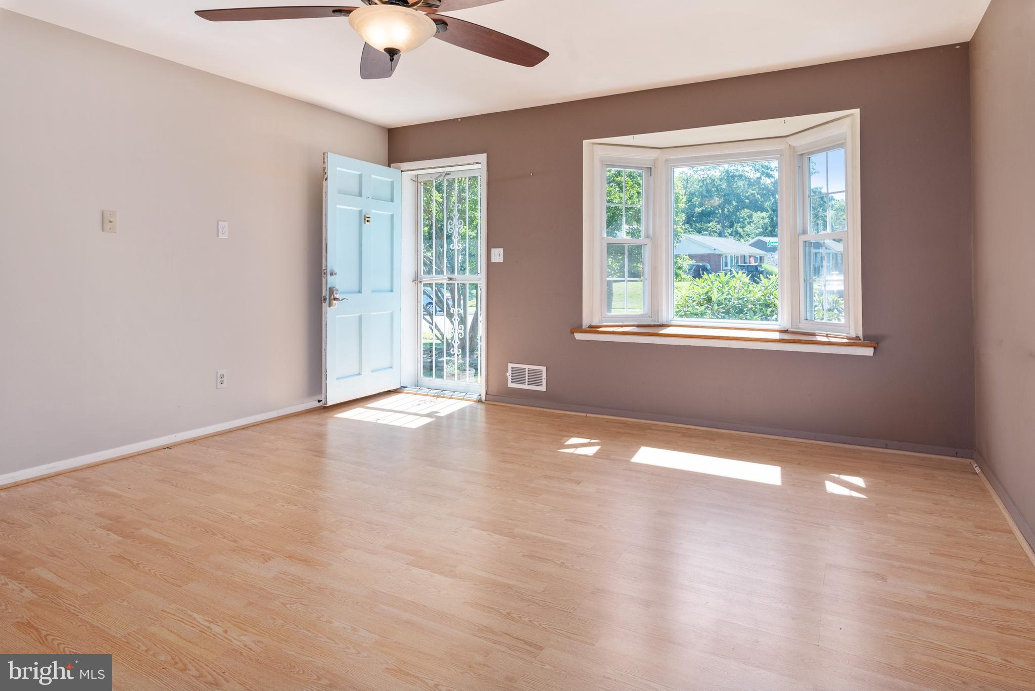 2412 Cider Mill Road Baltimore, MD 21234 - Photo 3 of 33 Living Room