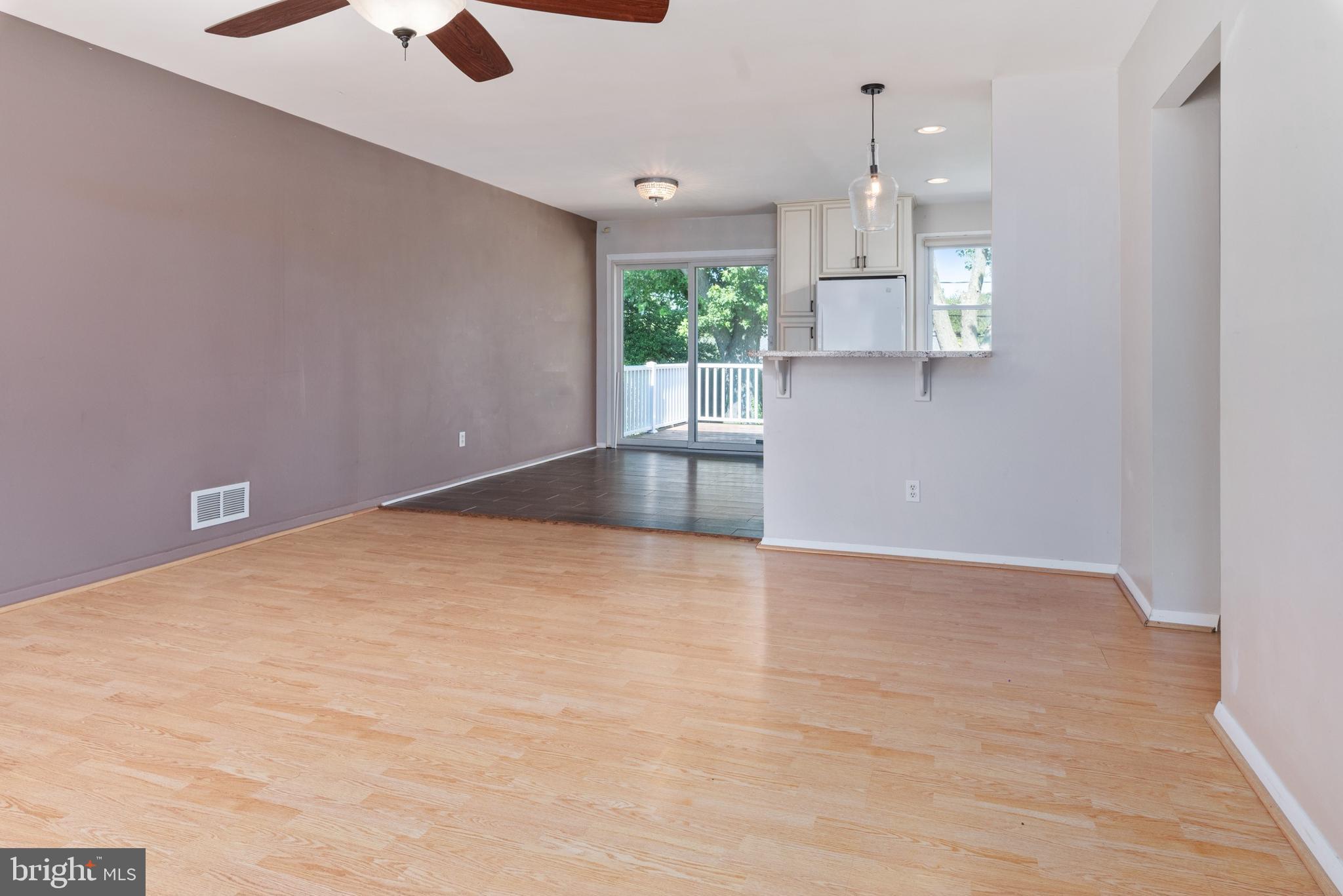 2412 Cider Mill Road Baltimore, MD 21234 - Photo 5 of 33 living room