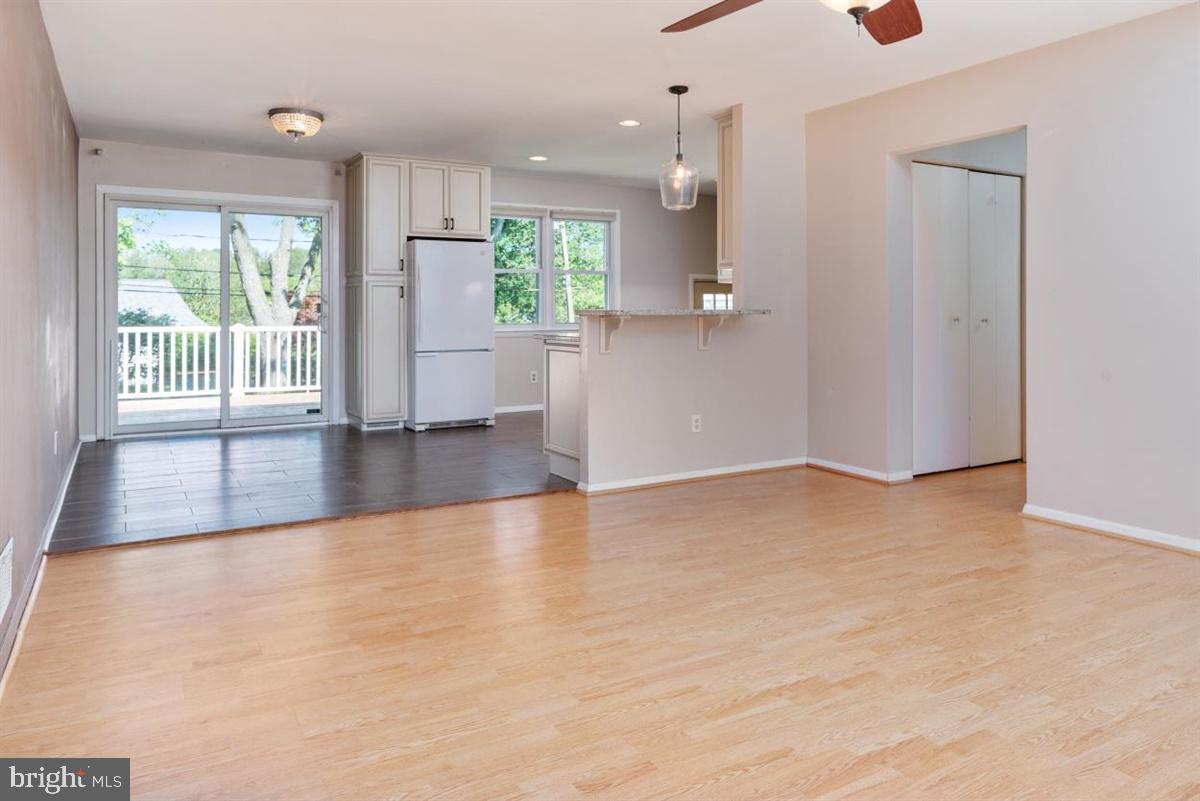 2412 Cider Mill Road Baltimore, MD 21234 - Photo 6 of 33 living room