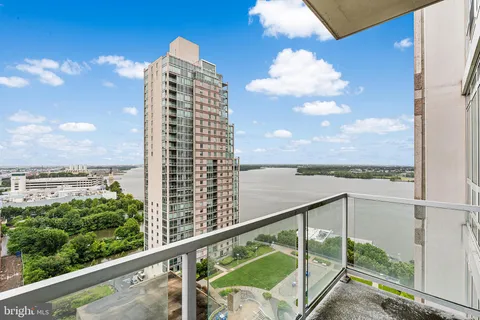 $380,000 | 901 North Penn Street, Unit F1609, Philadelphia, PA 19123
