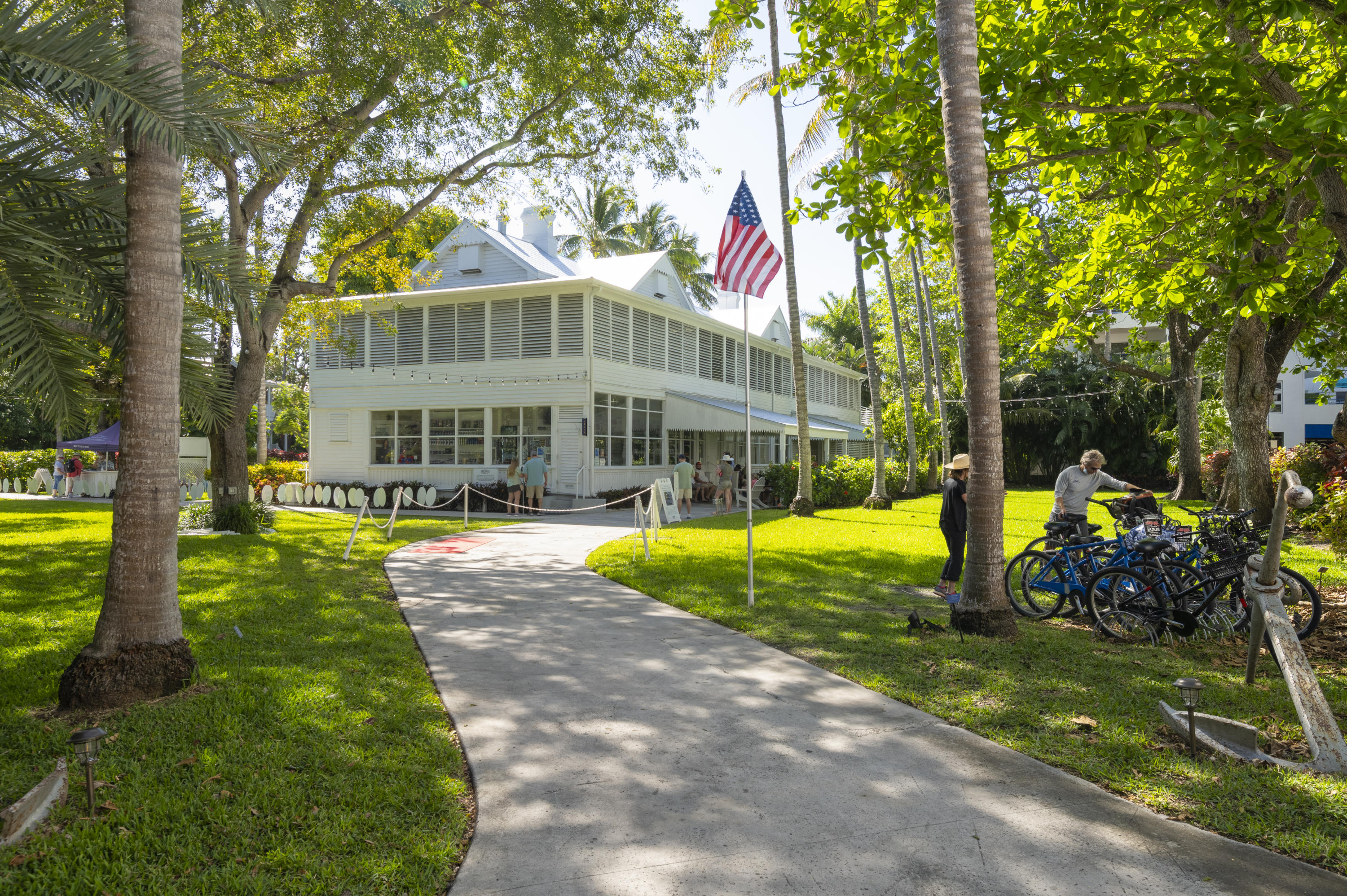 101 Front Street, Unit 5 Key West, FL 33040 - Photo 33 of 36 a view of a house with swimming pool and yard