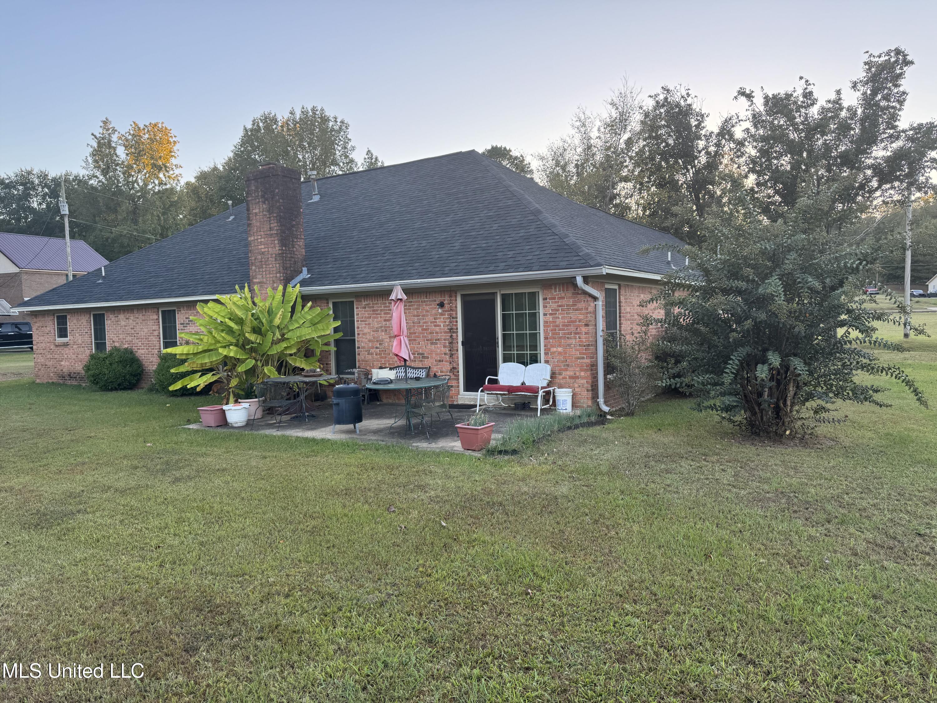 276 Salem Church Road Grenada, MS 38901 - Photo 2 of 12 IMG_3660