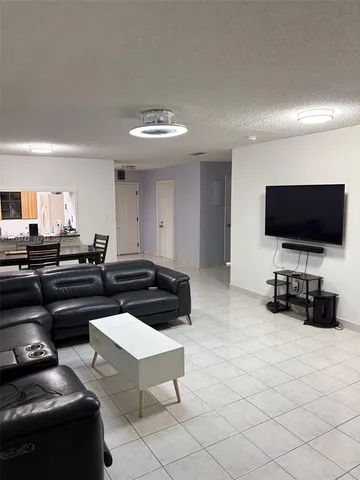 $2,500 | 6460 Northwest 192nd Terrace, Unit 6460, Hialeah, FL 33015