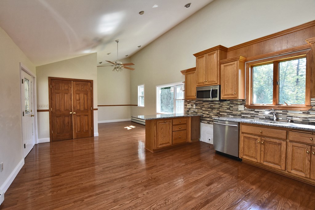 246 Mattity Road North Smithfield, RI 02896 - Photo 6 of 15