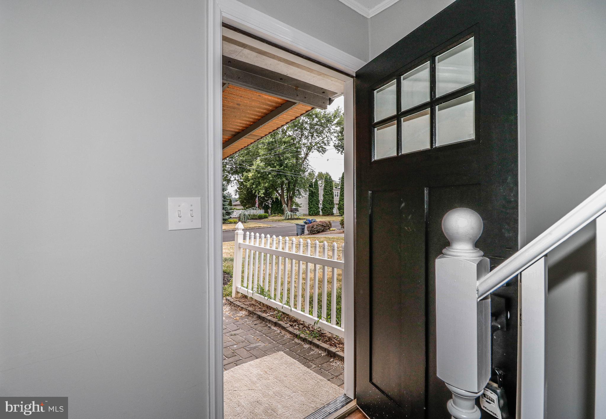 55 Farrell Avenue Ewing, NJ 08618 - Photo 3 of 32