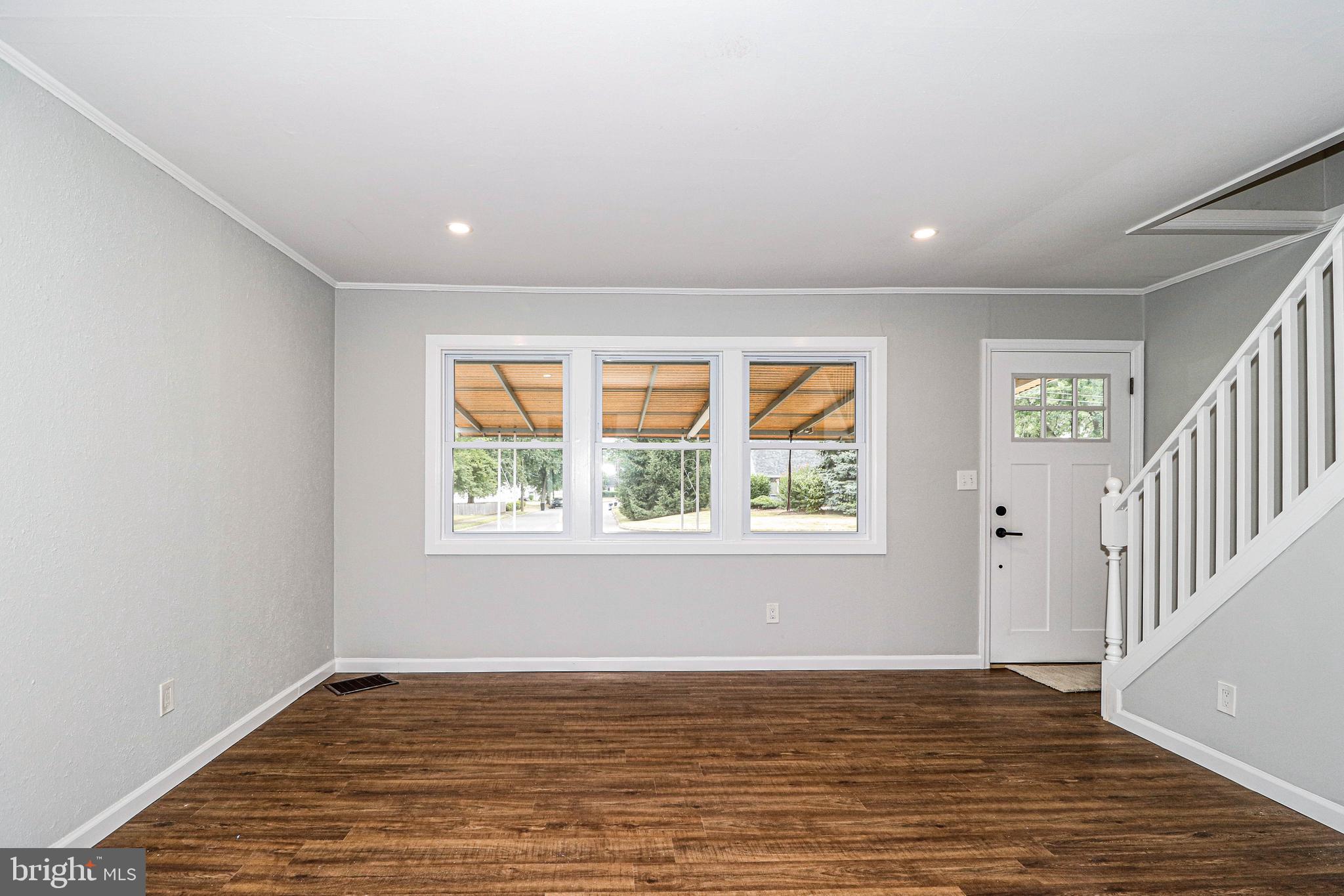 55 Farrell Avenue Ewing, NJ 08618 - Photo 5 of 32