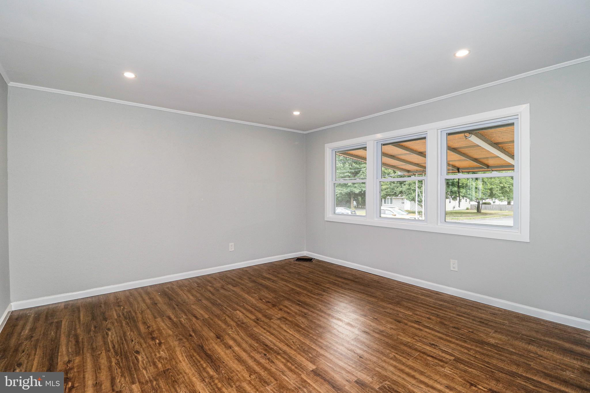 55 Farrell Avenue Ewing, NJ 08618 - Photo 7 of 32