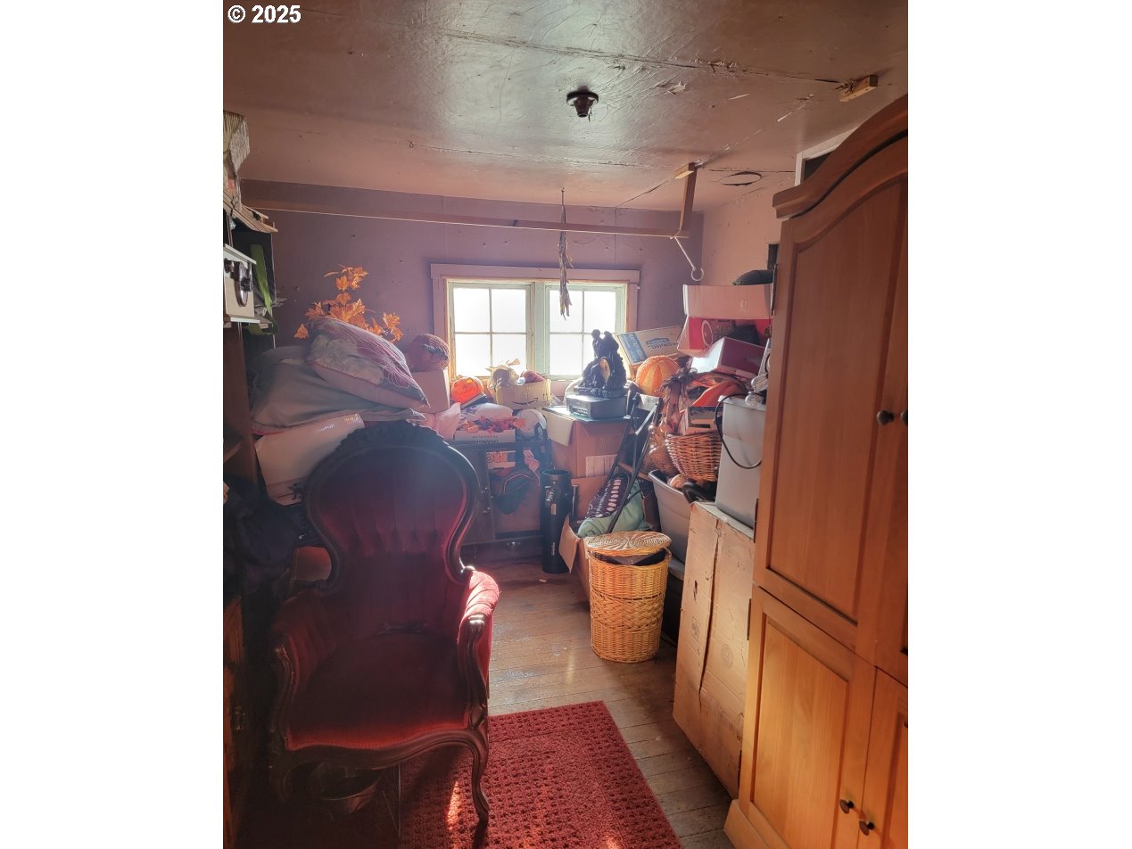 309 A Avenue Seneca, OR 97873 - Photo 30 of 35 a room with furniture and a window