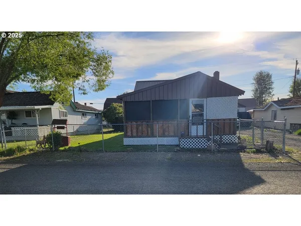 $130,000 | 309 A Avenue, Seneca, OR 97873