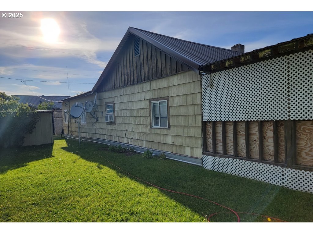 309 A Avenue Seneca, OR 97873 - Photo 34 of 35 a view of a backyard