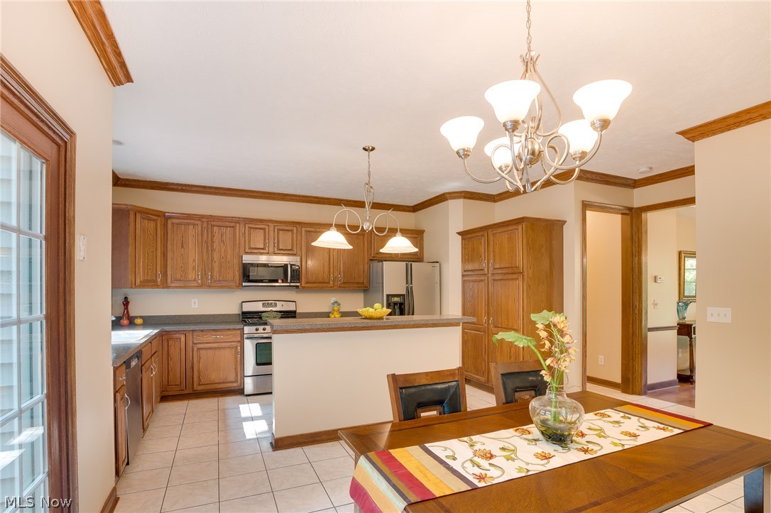 9930 Campton Ridge Drive Chardon, OH 44024 - Photo 5 of 25