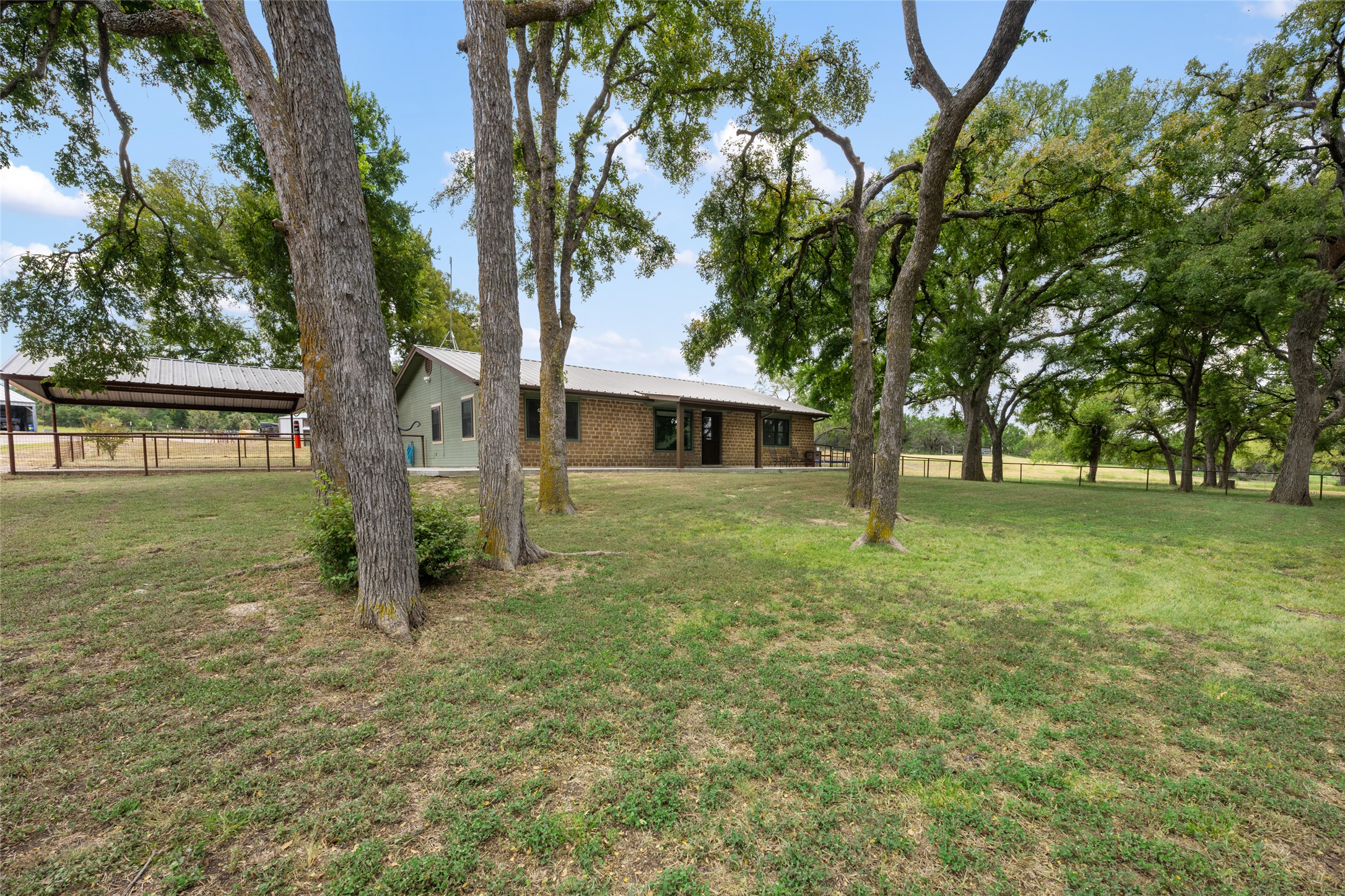 121 Dog Run Burnet, TX 78611 - Photo 11 of 40