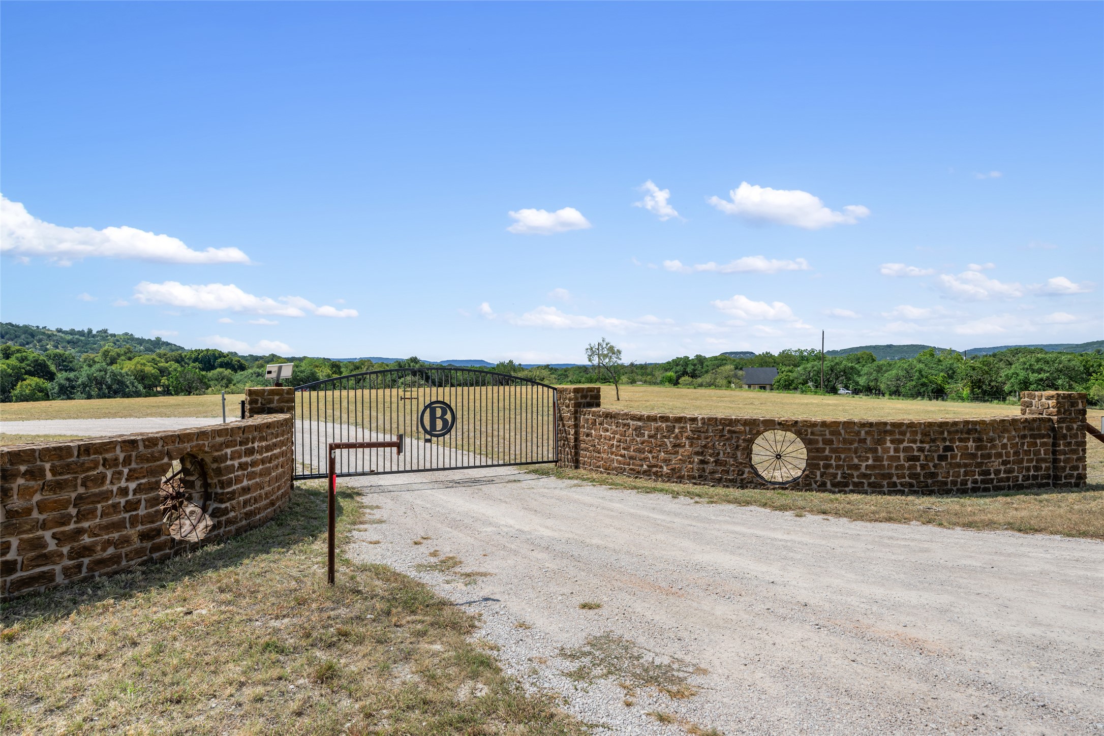 121 Dog Run Burnet, TX 78611 - Photo 2 of 40