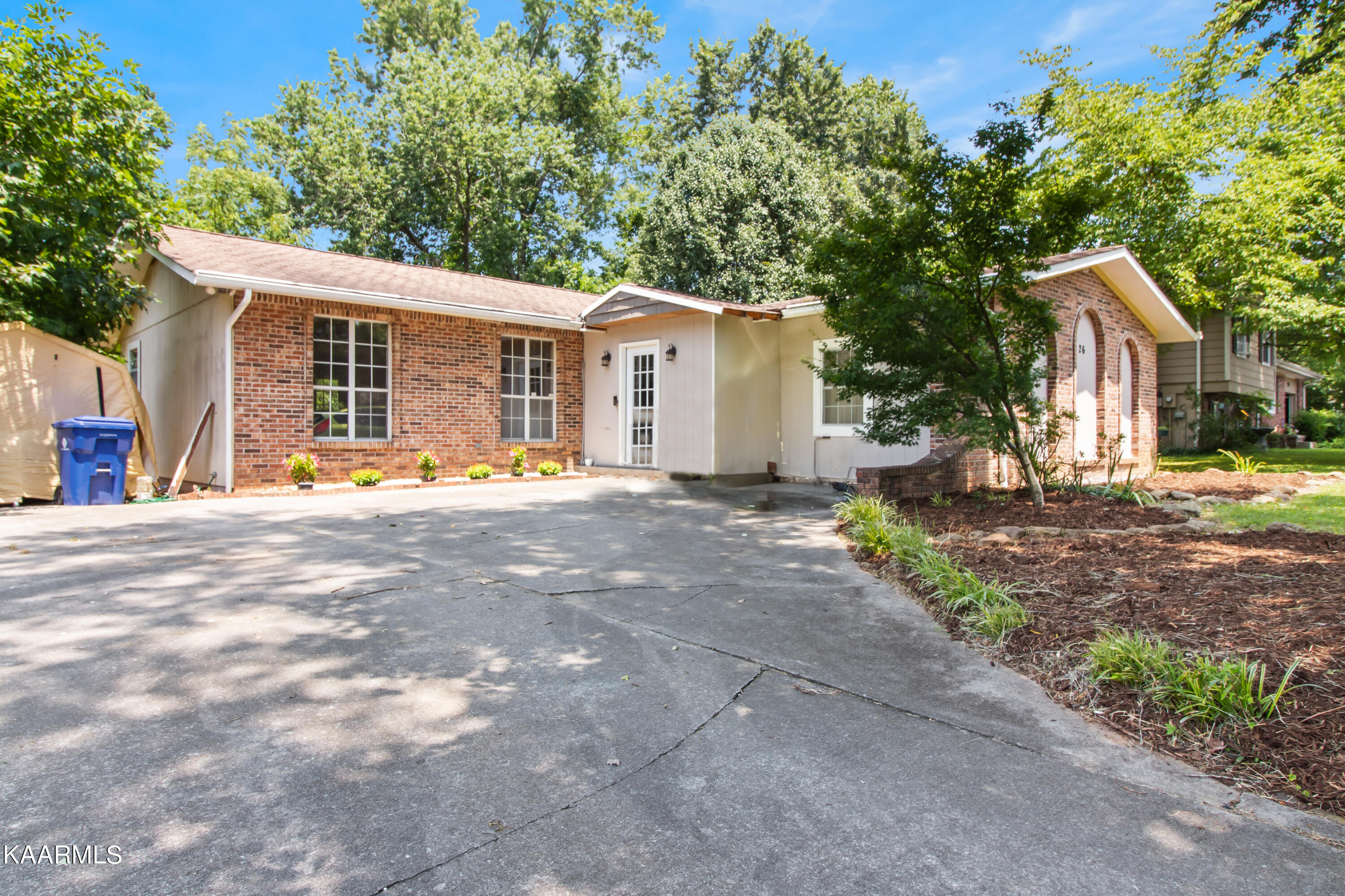 26 Lindale Lane Oak Ridge, TN 37830 - Photo 2 of 24 IMG_9789a