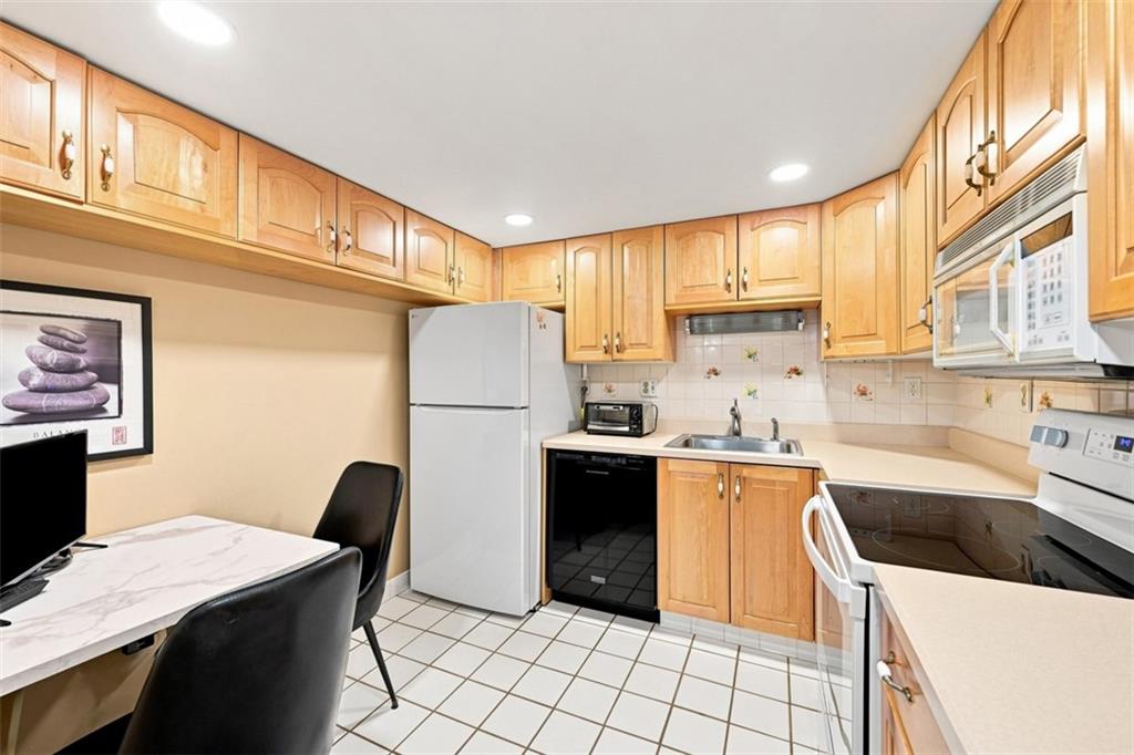 1500 Cochran Road, Unit 409 Pittsburgh, PA 15243 - Photo 4 of 26 Gallery Image 4