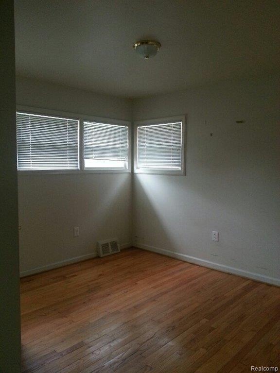 19930 Lahser Road Detroit, MI 48219 - Photo 6 of 8 BEDROOM 2.jpg