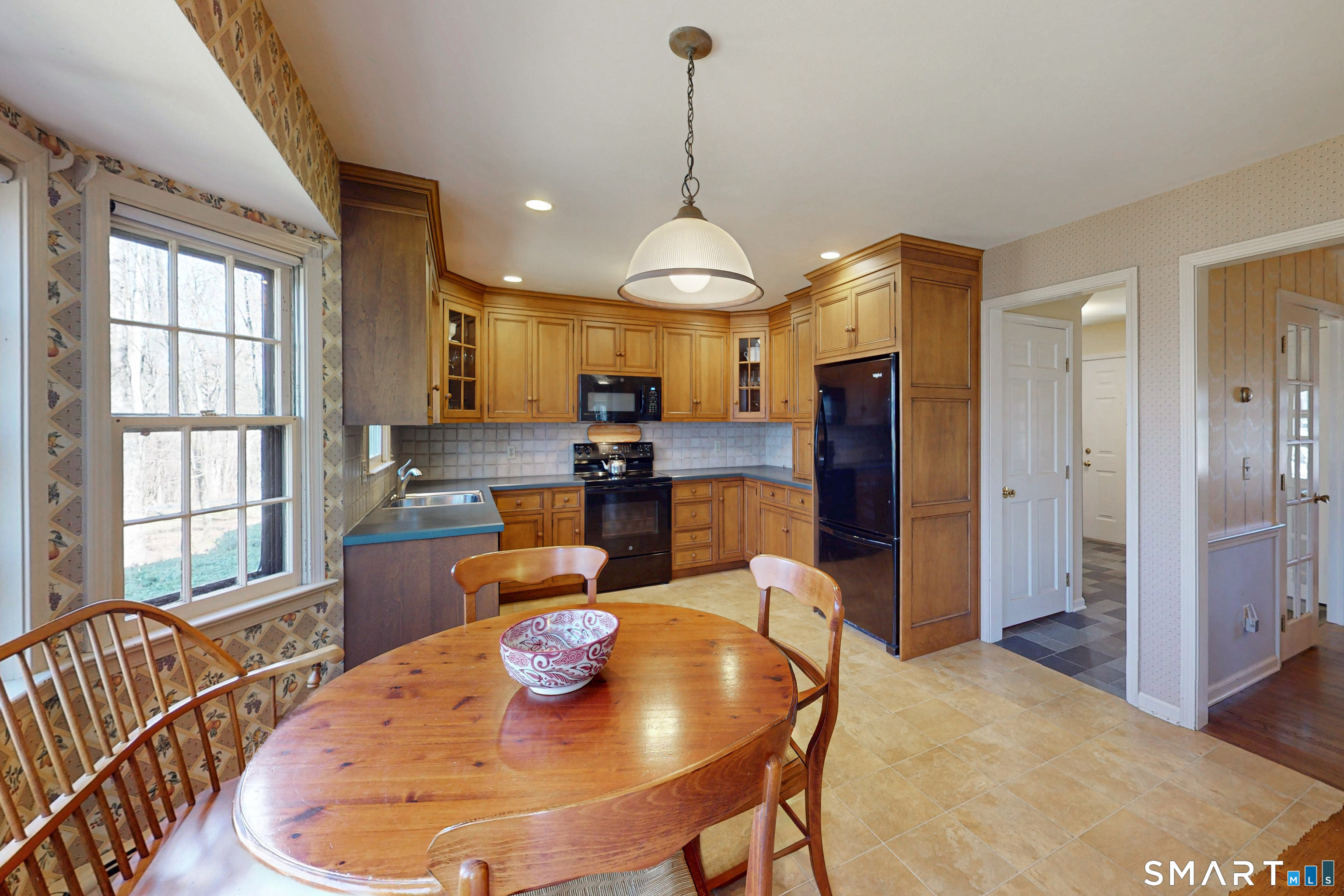 170 Boggs Hill Road Newtown, CT 06470 - Photo 12 of 39