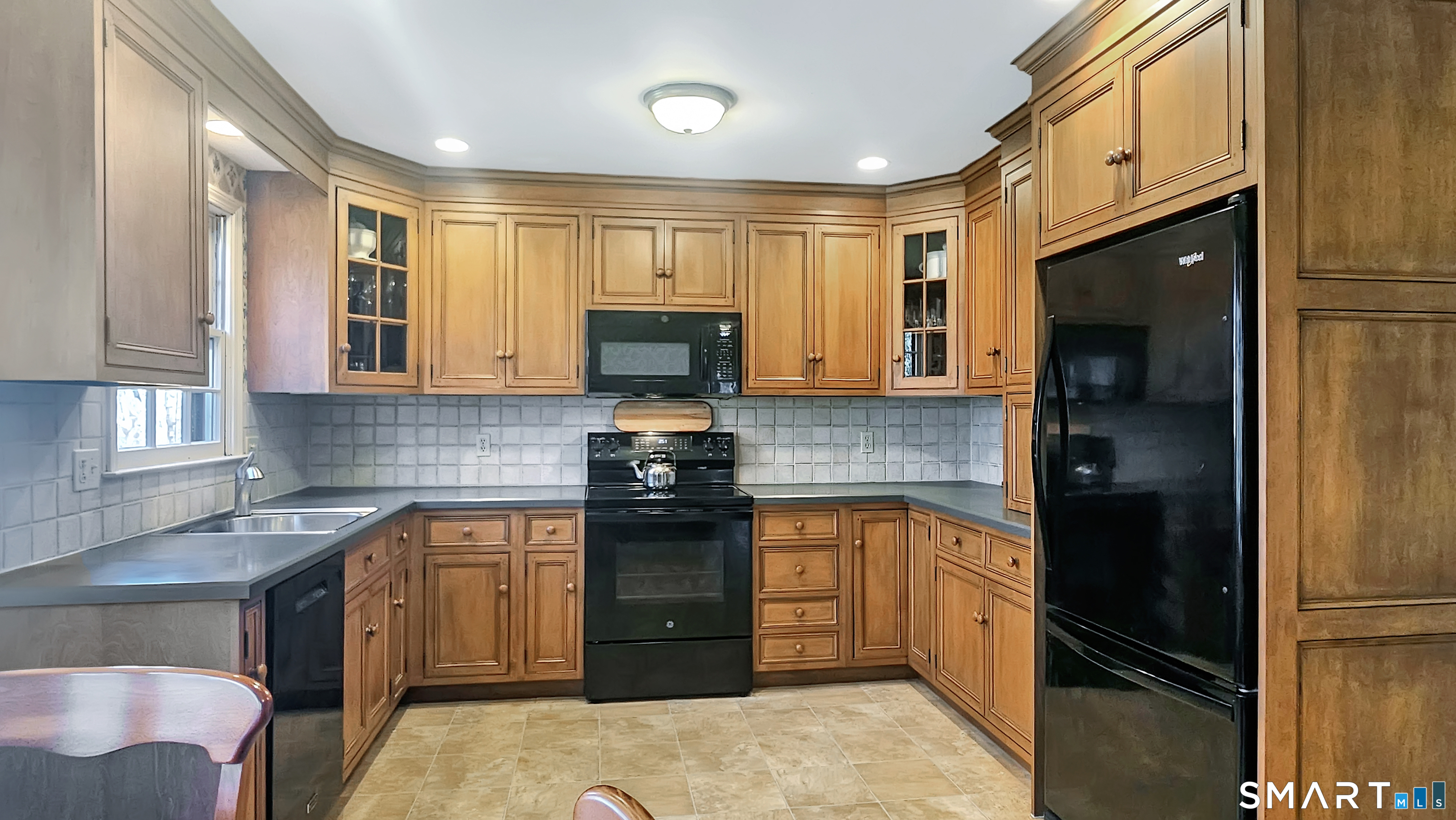 170 Boggs Hill Road Newtown, CT 06470 - Photo 13 of 39