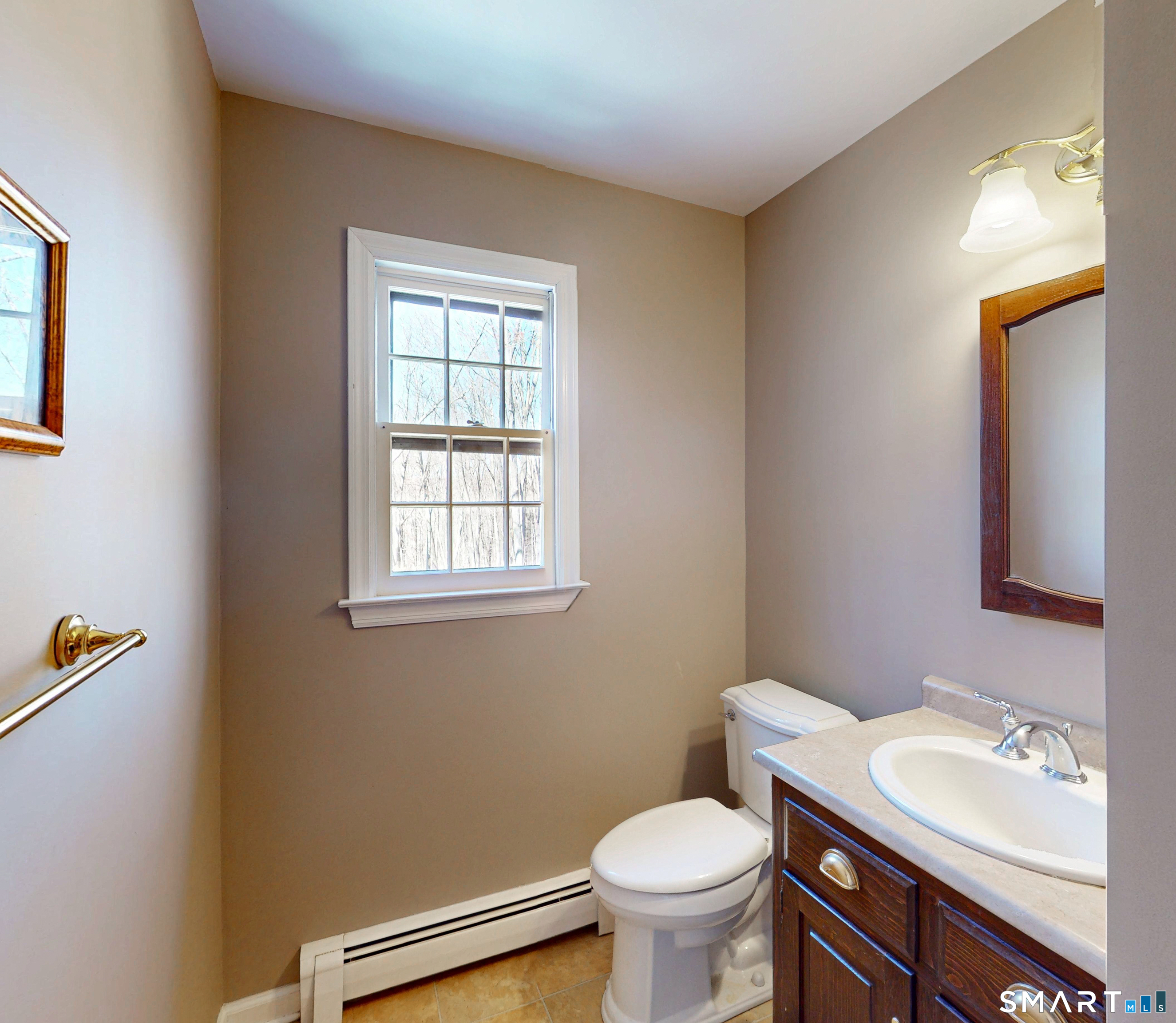 170 Boggs Hill Road Newtown, CT 06470 - Photo 20 of 39