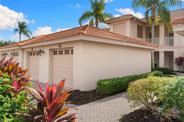 $399,900 | 3976 Bishopwood Court East, Unit 102, Naples, FL 34114