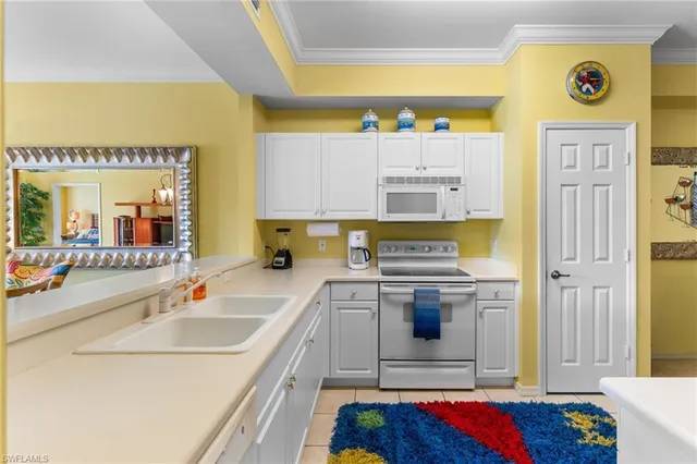 $399,900 | 3976 Bishopwood Court East, Unit 102, Naples, FL 34114