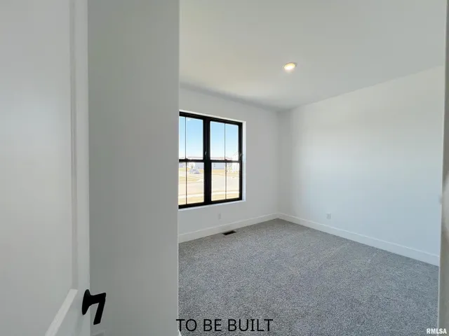 $449,990 | 7 Faiths Way, Bettendorf, IA 52722