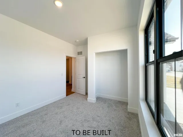 $449,990 | 7 Faiths Way, Bettendorf, IA 52722