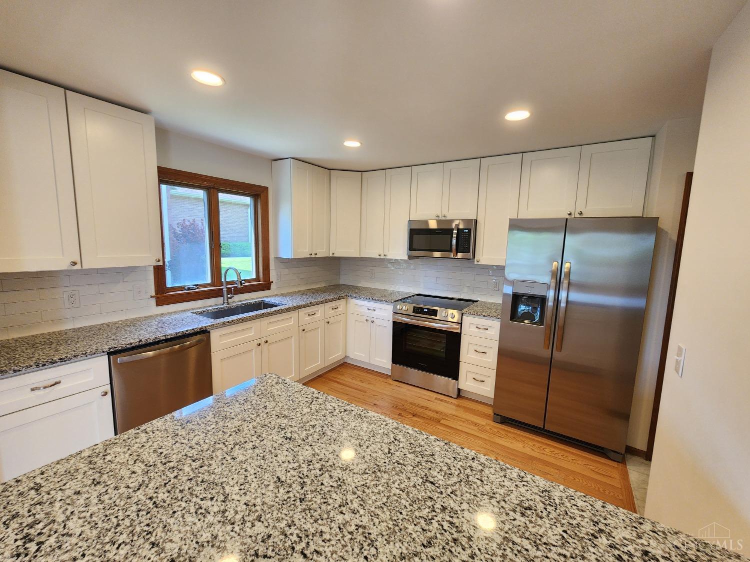 5879 Lawrence Road Cincinnati, OH 45248 - Photo 6 of 23