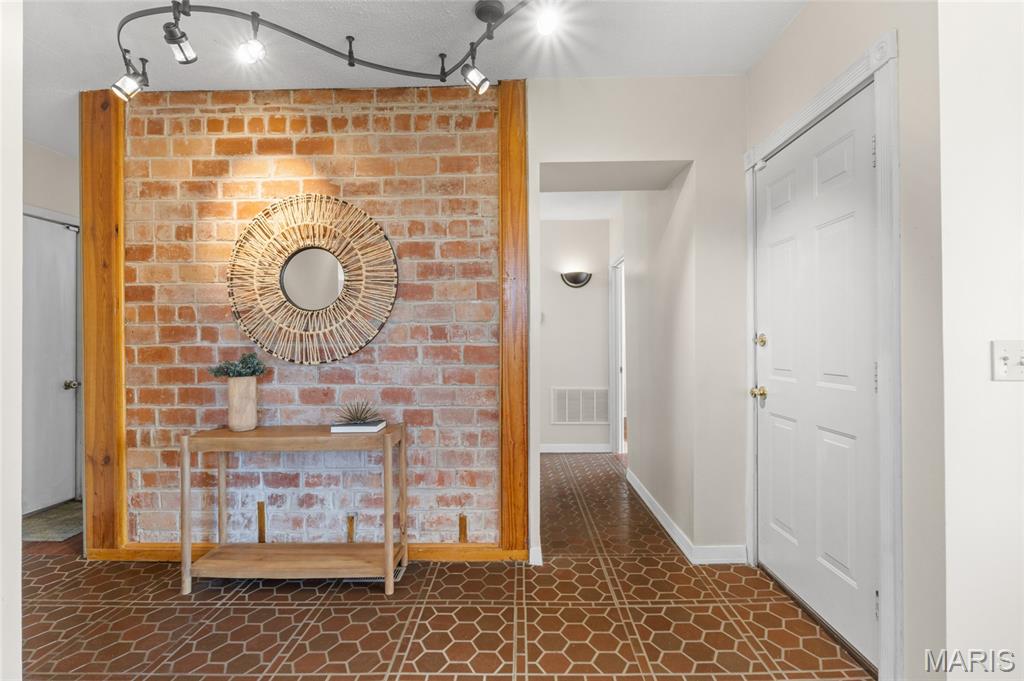 3843 St Ferdinand Avenue St. Louis, MO 63113 - Photo 3 of 29