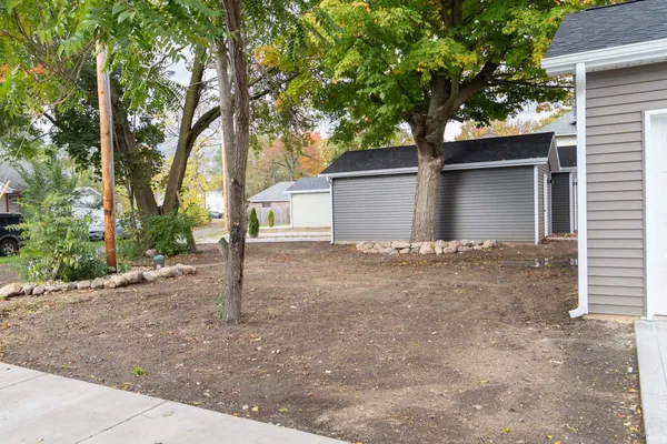 $210,000 | 1105 Edwardsburg Avenue, Elkhart, IN 46514