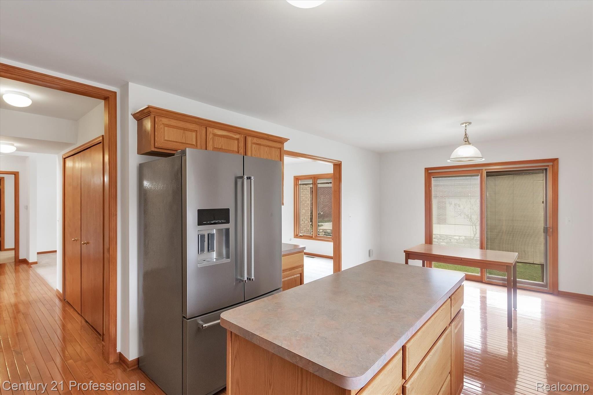 1571 Nadine Rochester, MI 48307 - Photo 17 of 50 19-1571-Nadine-WindowStill-Real-Estate-Photography-20.jpg