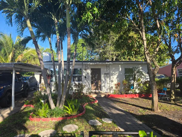 $439,000 | 1214 South C Street, Lake Worth Beach, FL 33460