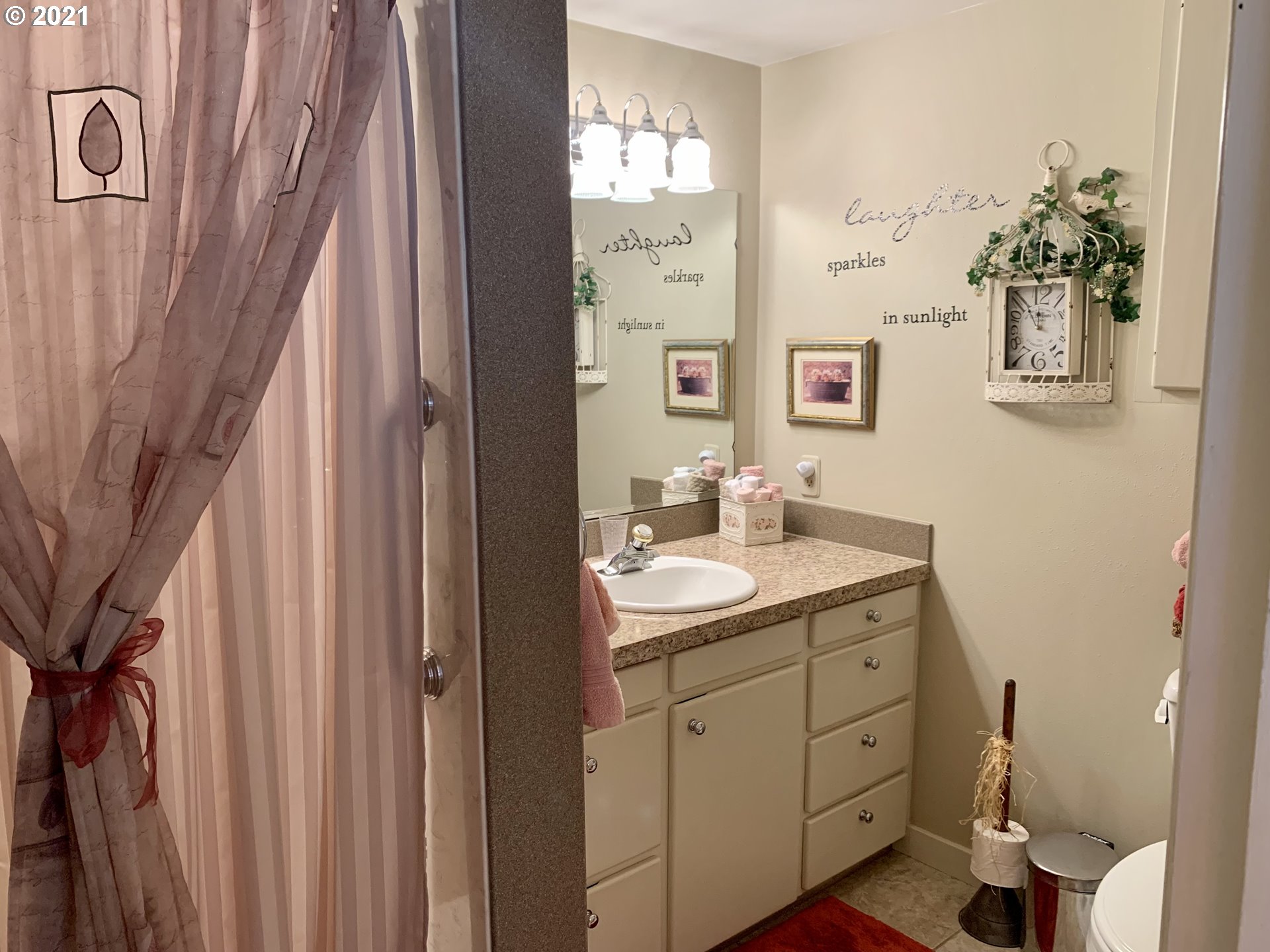 385 South 37th Street Springfield, OR 97478 - Photo 19 of 32
