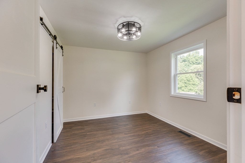 4470 Mountain Road Cedar Bluff, VA 24609 - Photo 19 of 43 Gallery Image 19