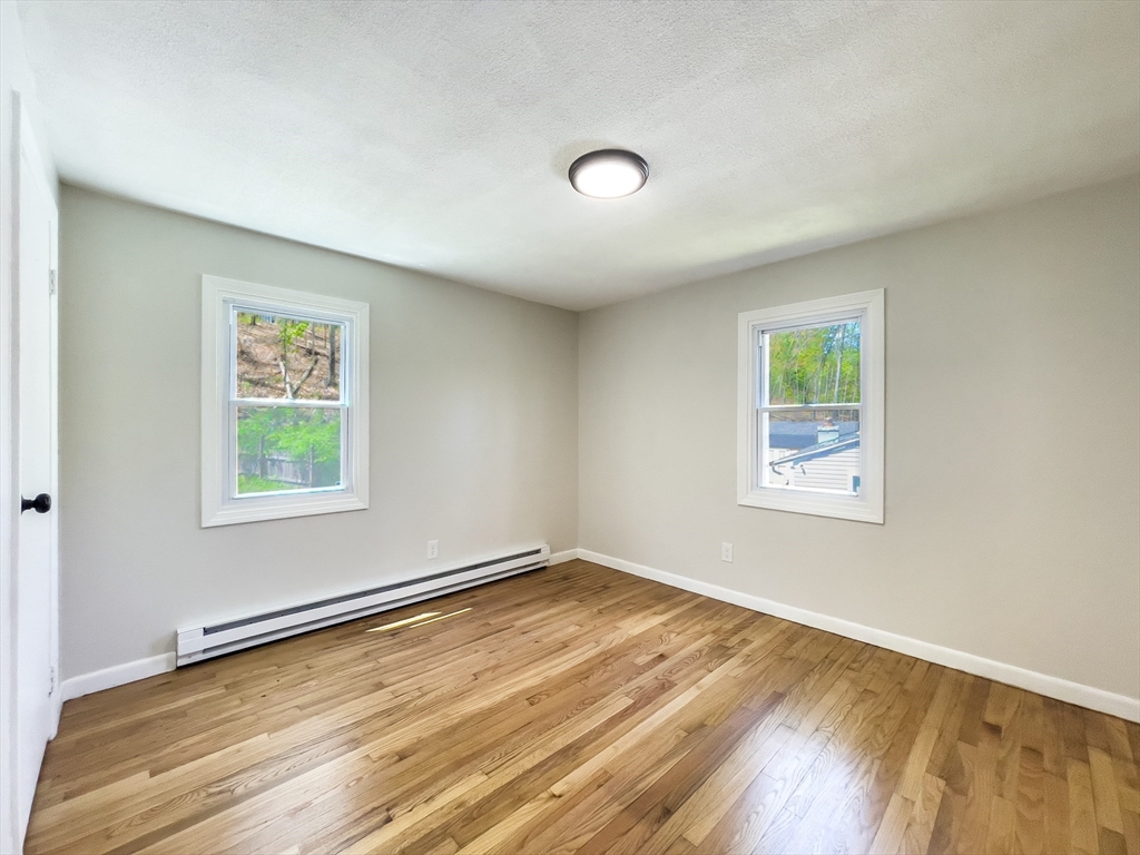 206 Treetop Avenue Springfield, MA 01118 - Photo 13 of 32