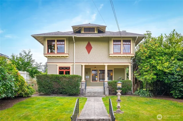 $1,095,000 | 307 Ave C, Snohomish, WA 98290