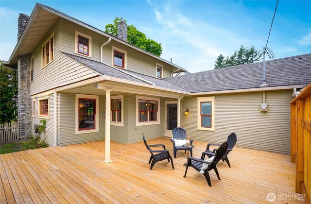 $1,095,000 | 307 Ave C, Snohomish, WA 98290