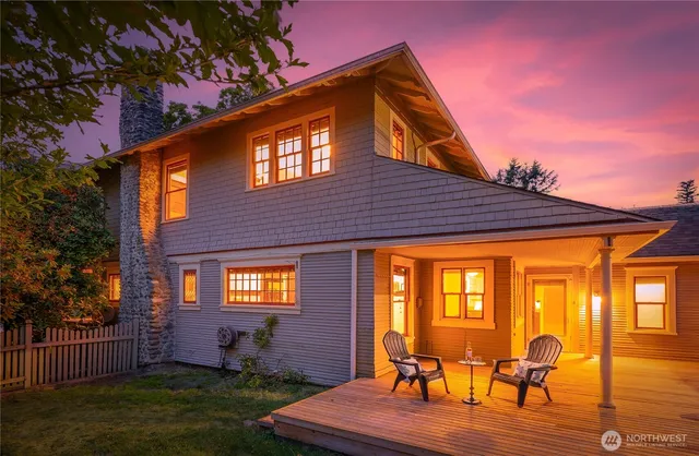 $1,095,000 | 307 Ave C, Snohomish, WA 98290