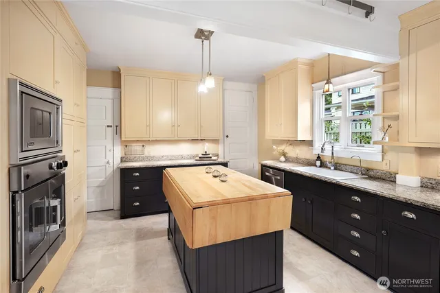 $1,095,000 | 307 Ave C, Snohomish, WA 98290