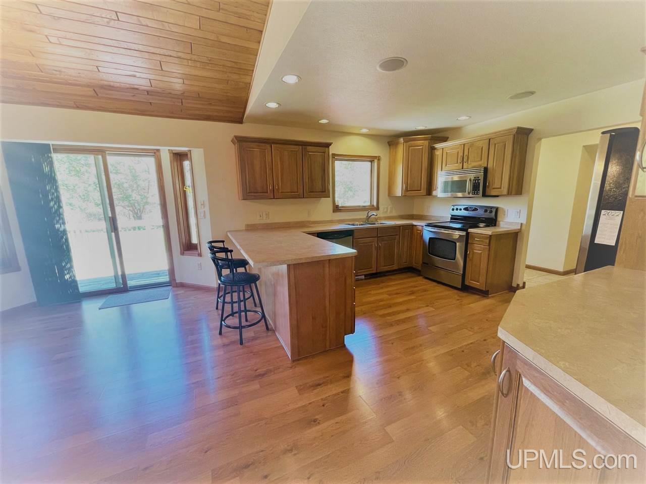 N637 Co Road Menominee, MI 49858 - Photo 4 of 42