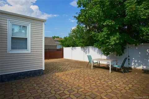 $899,999 | 117 Walnut Street, West Hempstead, NY 11552