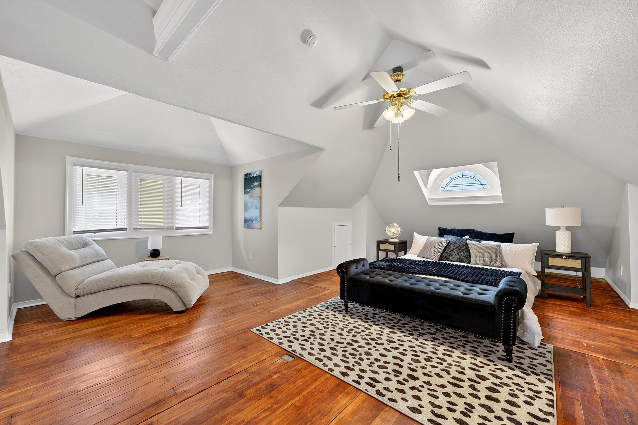3056 North 55th Street Milwaukee, WI 53210 - Photo 16 of 26 Upper Suite