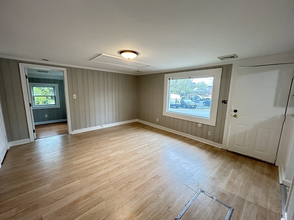 22 Oak Neck Road Hyannis, MA 02601 - Photo 4 of 24