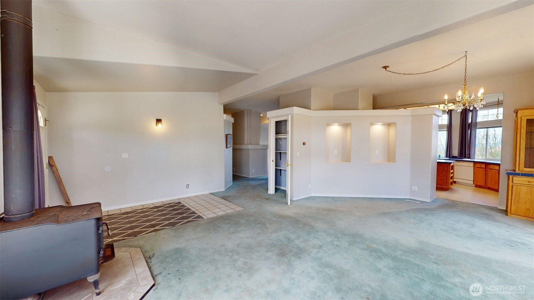 142 Fletcher Road Oroville, WA 98844 - Photo 6 of 26 a view of a livingroom with furniture and an entryway