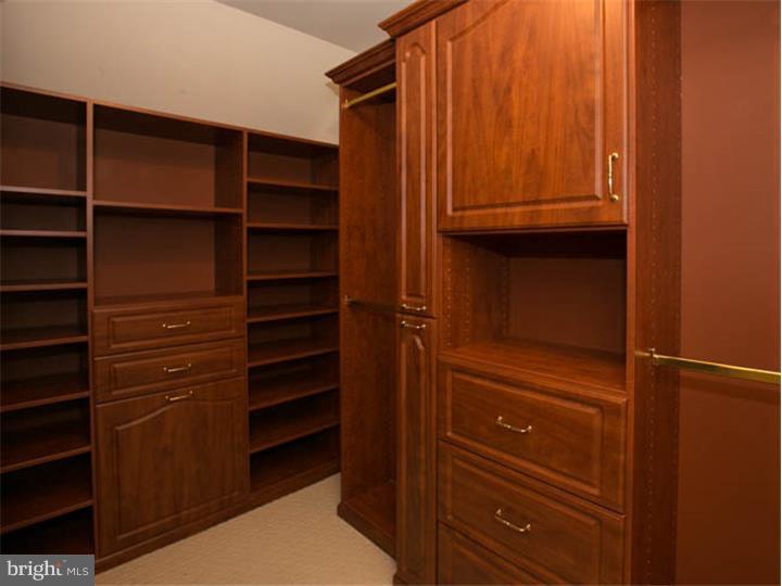 560 Chews Landing Road Haddonfield, NJ 08033 - Photo 17 of 25 Walk-in Closet