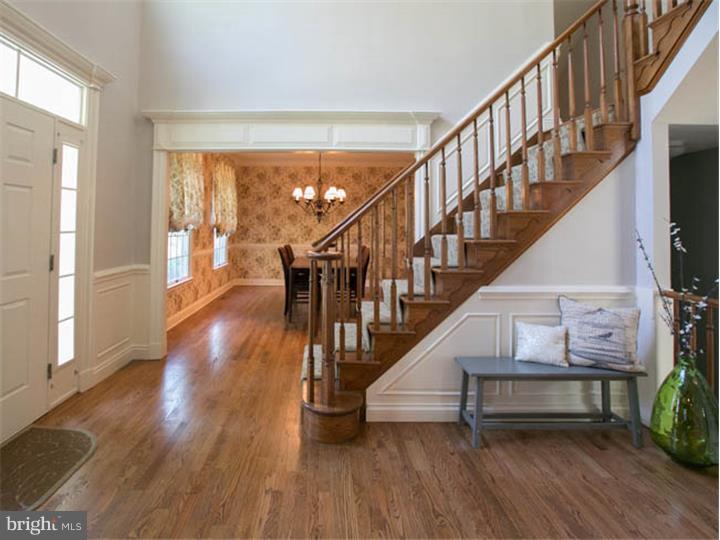 560 Chews Landing Road Haddonfield, NJ 08033 - Photo 5 of 25 Foyer
