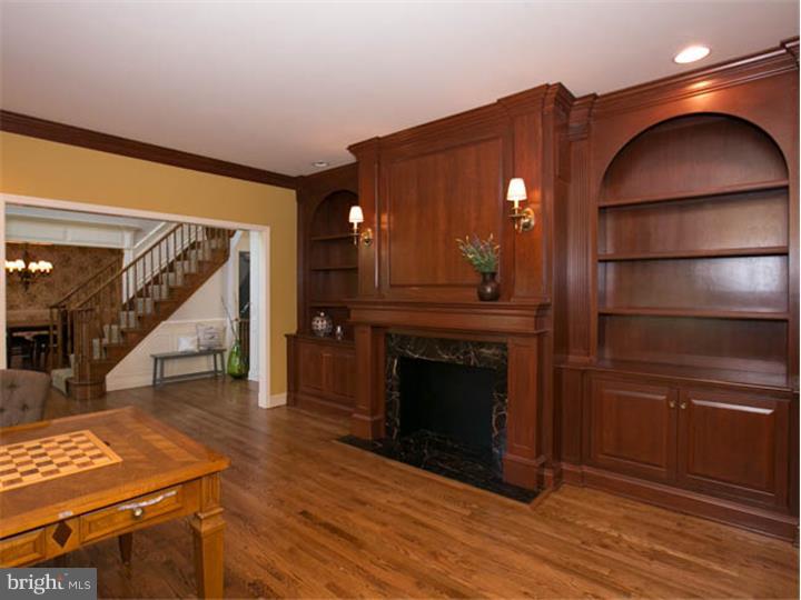 560 Chews Landing Road Haddonfield, NJ 08033 - Photo 8 of 25 Living Room