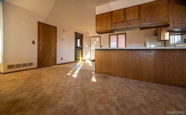 9112 Ridge Road Goodrich, MI 48438 - Photo 12 of 42 Living Space