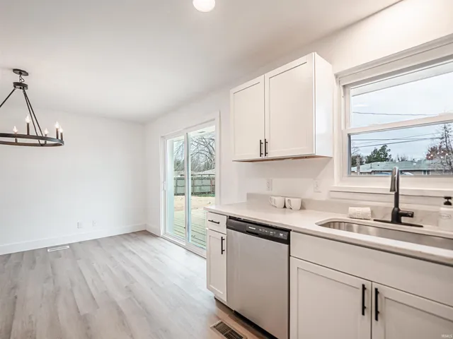 $229,900 | 3900 East Diamond Avenue, Evansville, IN 47715