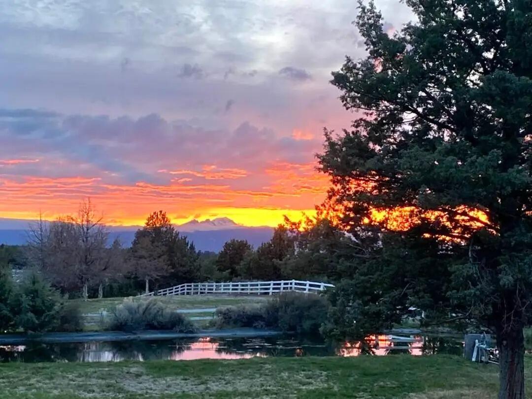60359 Horse Butte Road Bend, OR 97702 - Photo 5 of 28 Sunset photo over pond